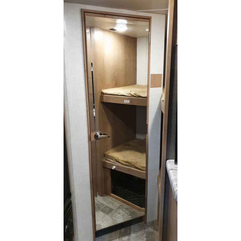 Espelho Bisote Corpo Inteiro Porta do WC Winnebago
